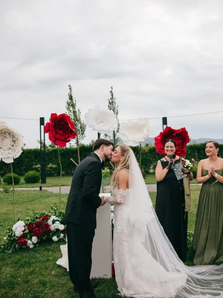 საქორწილო — 63